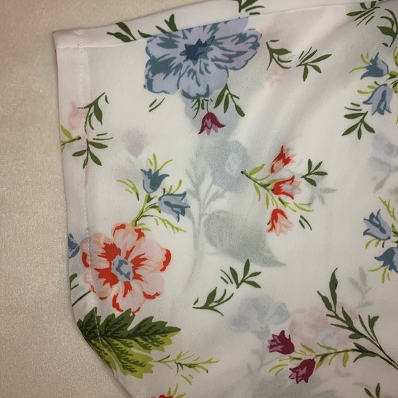 Ann Taylor NWT White with Pink and Blue Flower Blouse medium - Picture 5 of 16